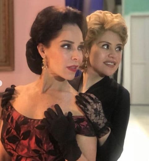 Además, Sharis resaltó:"Siempre, Diosito sabe. Los tiempos de Dios son perfectos. Estoy feliz porque es una producción que amo con todo mi corazón".