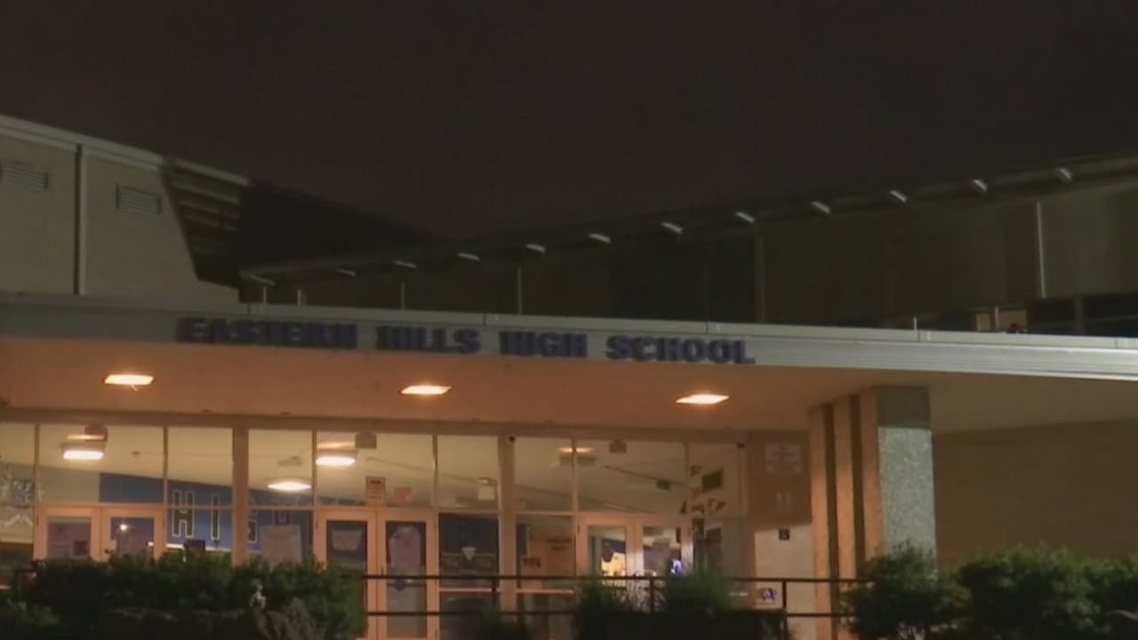 Identifican sospechoso de fuertes amenazas contra preparatoria de Fort Worth