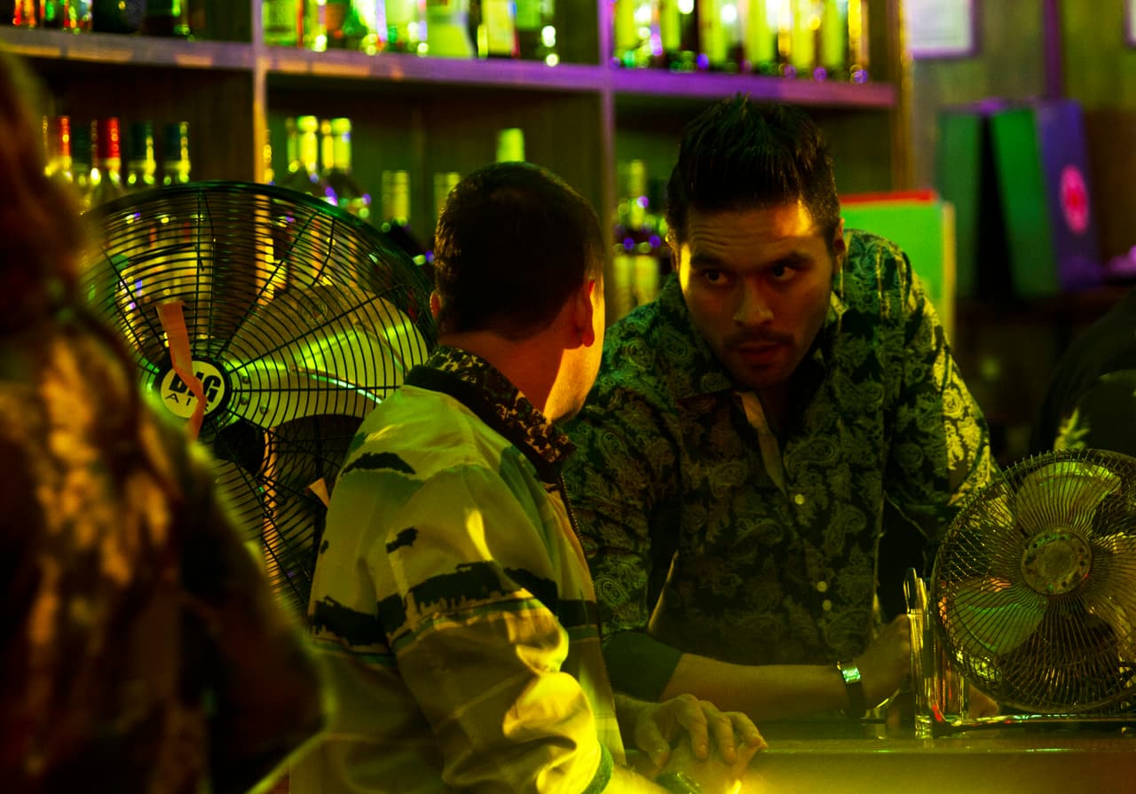 Caycedo le entregaría al dueño del bar una importante cantidad de droga a cambio de una cuantiosa suma de dinero.