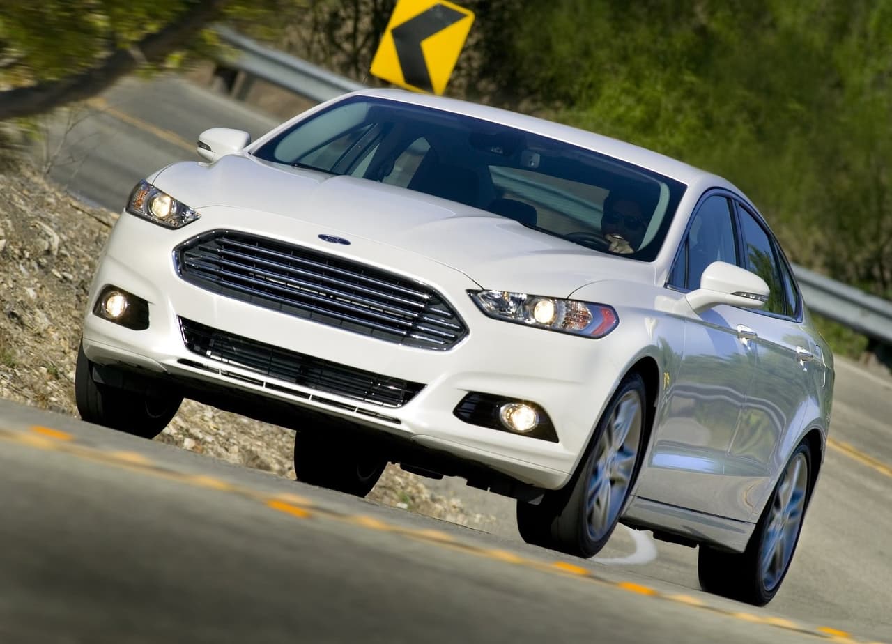 <h3 class="cms-H3-H3"><b>Ford Fusion</b></h3>
<br>
<br>Modelo 2014 fabricado en la planta de Ford en Flat Rock, Michigan entre el 18 de junio de 2013 y el 31 de octubre de 2013.