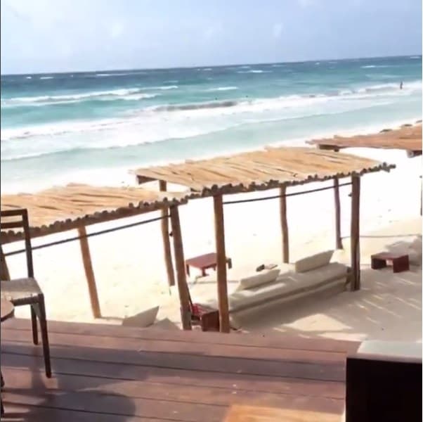 Ana Patricia mostró la bella vista que tiene desde su habitación a las orillas del mar.