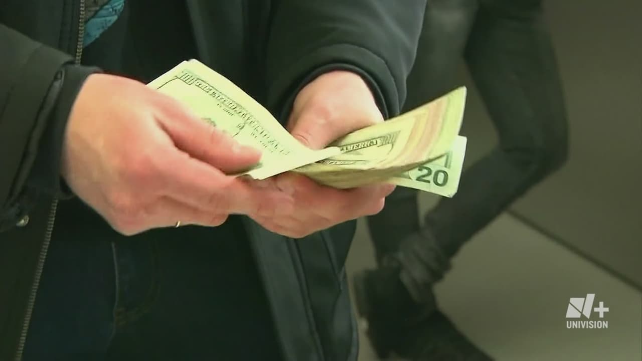 Índice de confianza del consumidor en Estados Unidos cae a su nivel más bajo en más de una década