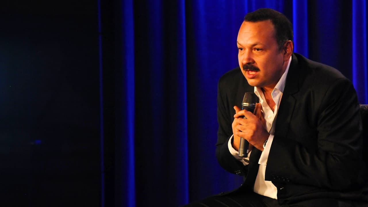 Pepe Aguilar habla en "An Evening with Pepe Aguilar" en el Museo de los Grammy.
