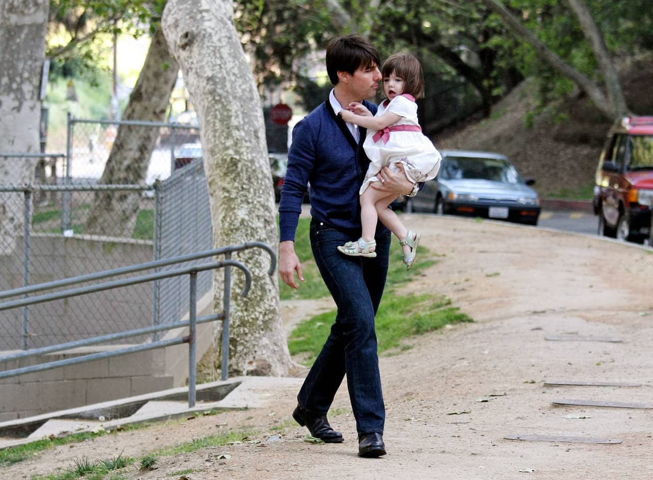 Sus padres han estado al pendiente de su cuidado y educación en todo momento.