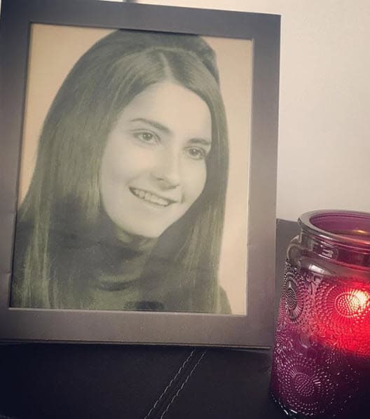 Cada 8 de junio Gabriel Soto sigue recordando a su mamá en su aniversario luctuoso, y esta vez le escribió un cariñoso mensaje a través de Instagram: “34 años de estar en mi corazón, mis pensamientos y mis recuerdos diarios. Besos hasta el cielo mami. ¡Te amo!”.