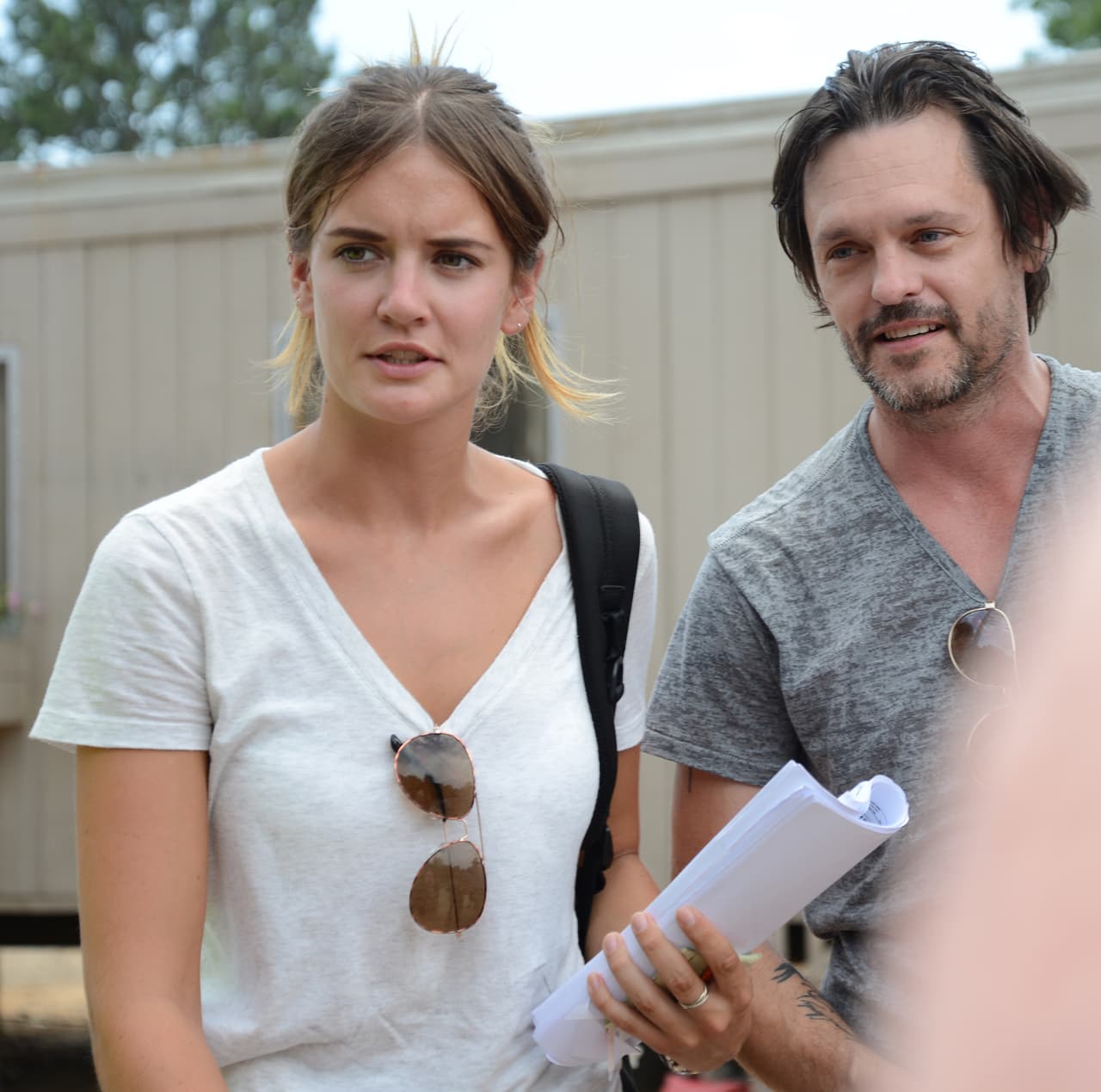 En todo momento está al tanto de lo que hace.