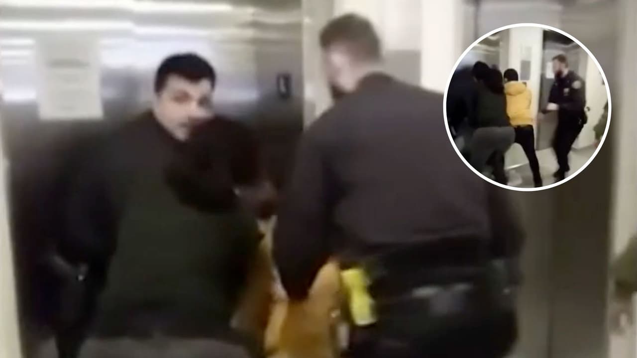 Policías de Nueva York usan pistola eléctrica contra un inmigrante con un bebé en brazos: esto es lo que se sabe 