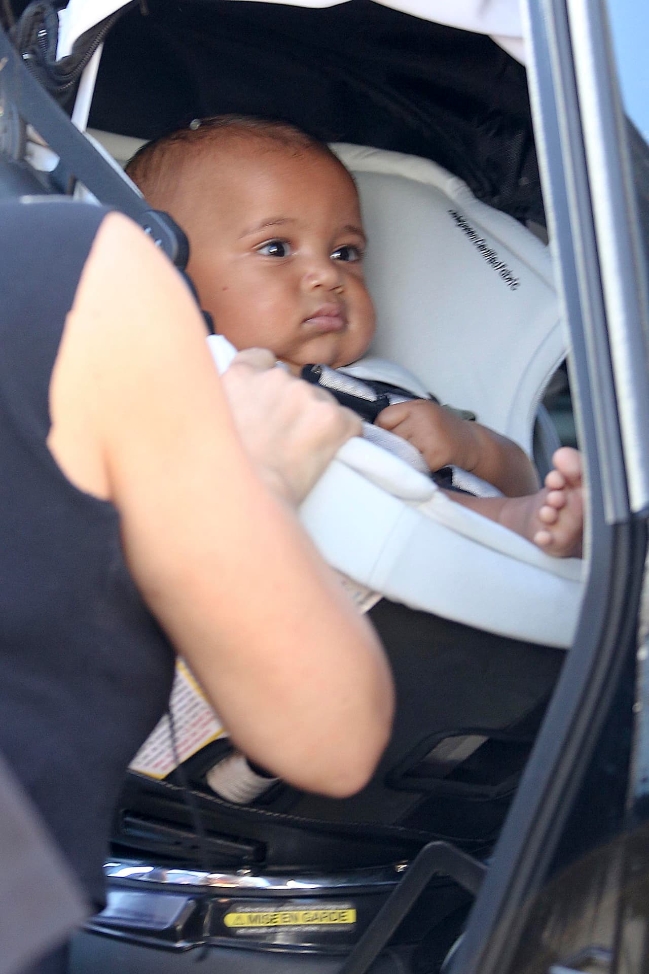 Las cámaras se le fueron encima en cuanto se abrió la puerta de la camioneta.