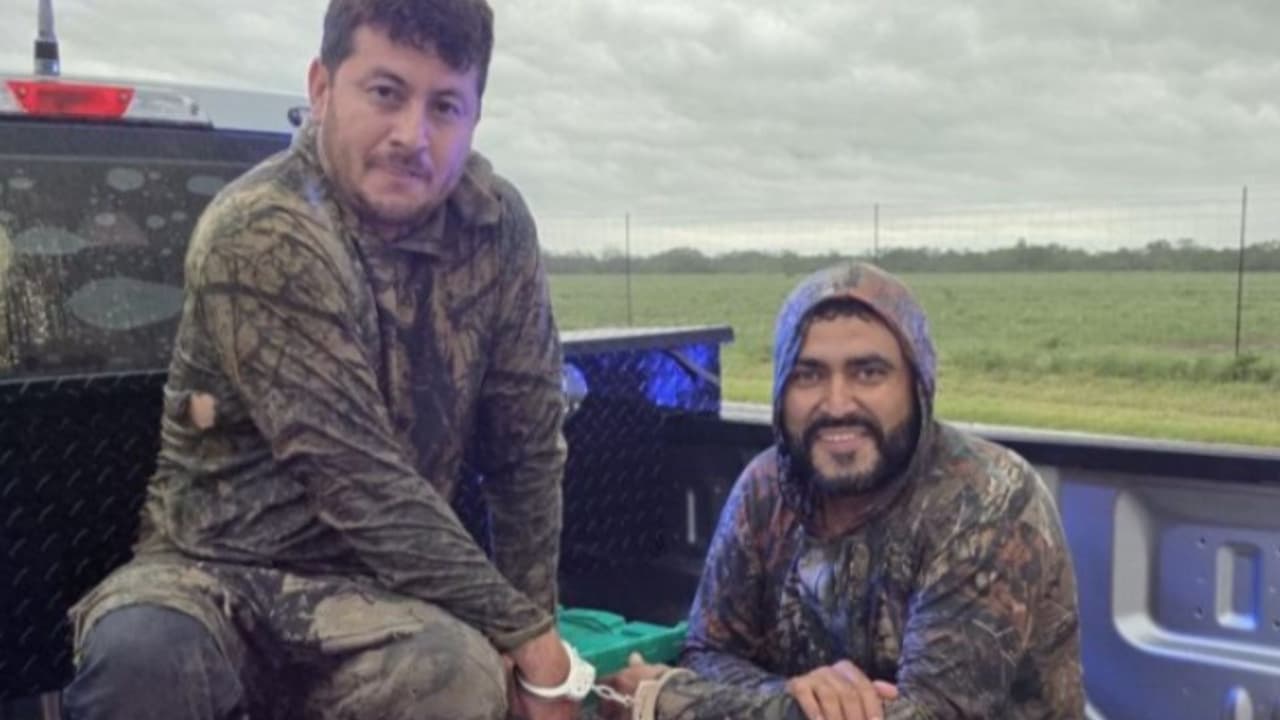 Durante el operativo, elementos del 
<b>Departamento de Seguridad Pública de Texas (DPS)</b> y otras agencias instalaron púas sobre la carretera para intentar detener la unidad. Los neumáticos de la pickup fueron dañados, aunque el conductor logró avanzar algunas millas más.