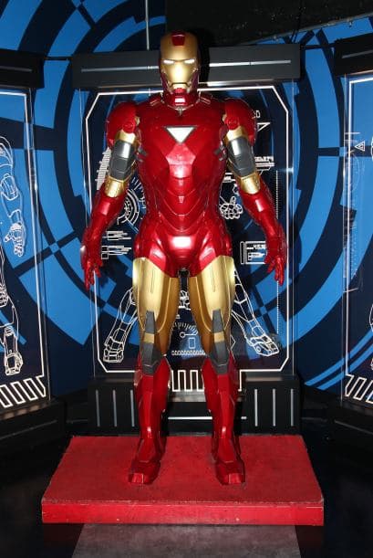 $1,900,000- Es el costo total de su armas y misiles, las cuales se encuentran principalmente en sus hombros y antebrazos y son controlados a través de su casco.