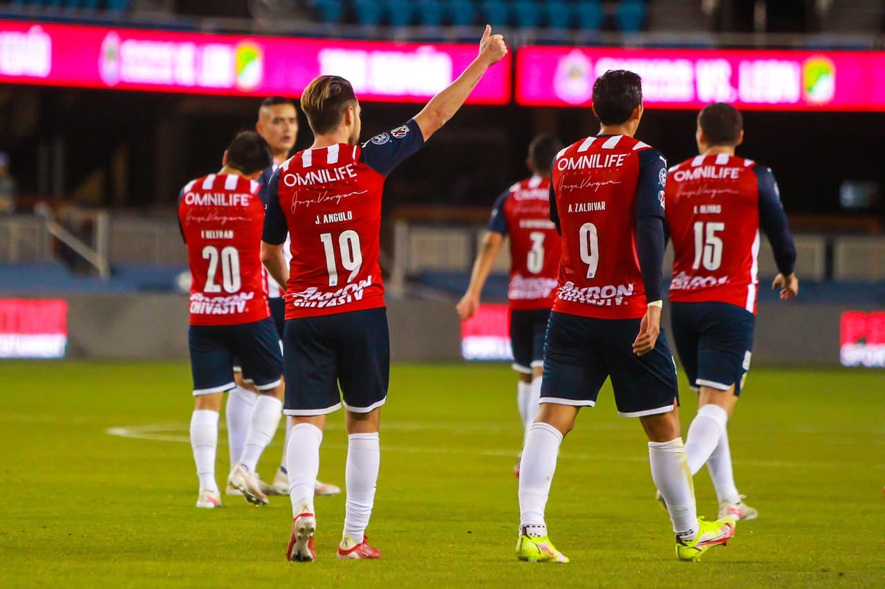 El ataque de las Chivas despertó y golearon al León en un duelo amistoso que dejó buenas sensaciones para el regreso a la Liga MX.