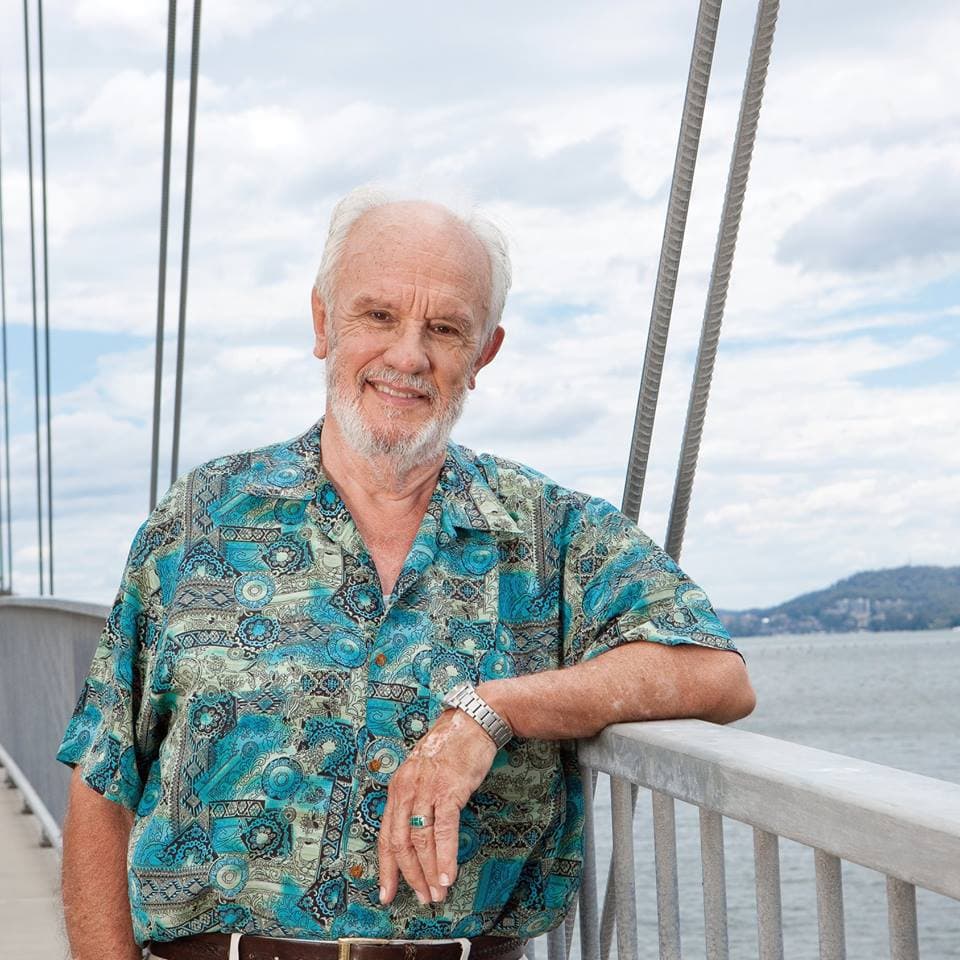 El hombre del "brazo de oro" se retira después de donar sangre que ayudó a salvar a más de 2.4 millones de bebés 