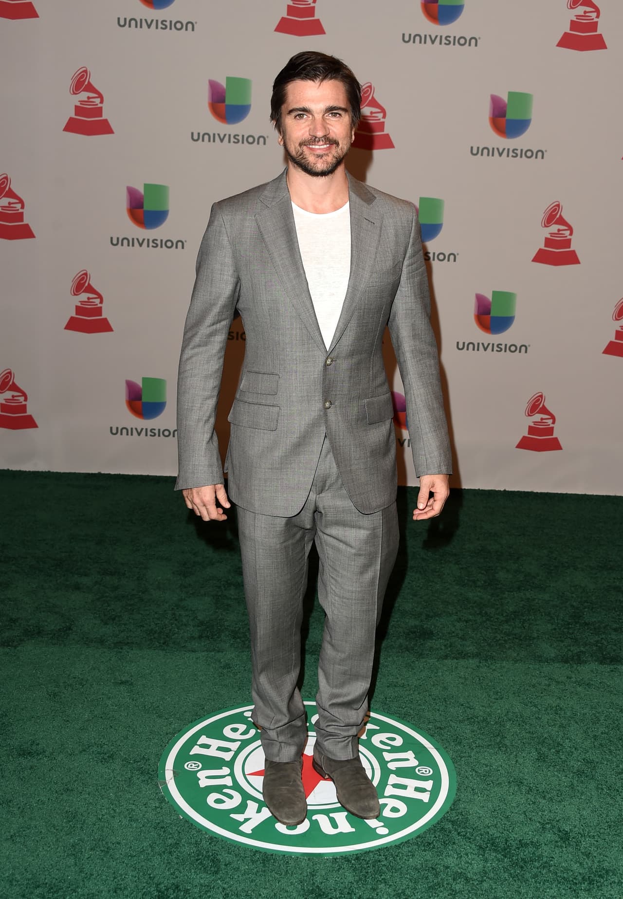 Además de hacer historia sobre el escenario de Latin GRAMMY, Juanes también ha protagonizado momentos inolvidables de la alfombra. Así lo vimos en 2014.