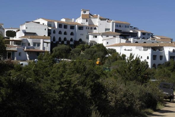 7. ROMAZZINO HILL, CERDE'A. El precio promedio del metro cuadrado en esta calle italiana es nada más y nada menos de 32,900 dólares. (Imagen tomada de Twitter).