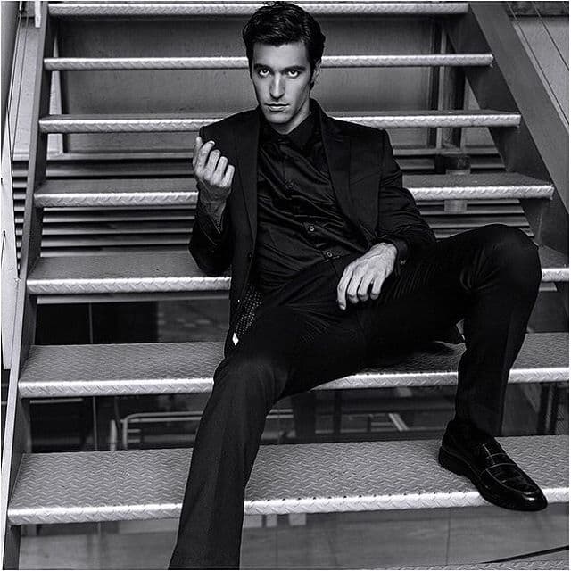 El apuesto actor se encuentra en un gran momento de su carrera; tiene amor, la próxima llegada de sus gemelos y éxito profesional.