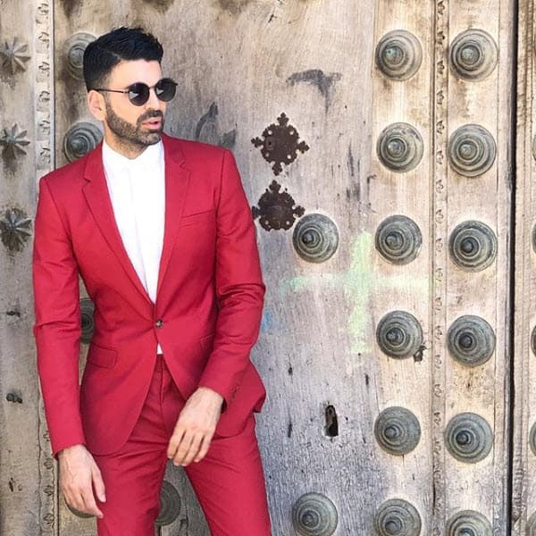 Aunque está de vacaciones, Jomari no pierde el estilo.