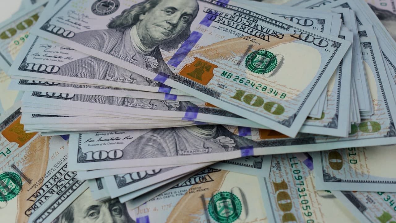 Recibe millones de dólares de estímulo económico con empresas ficticias