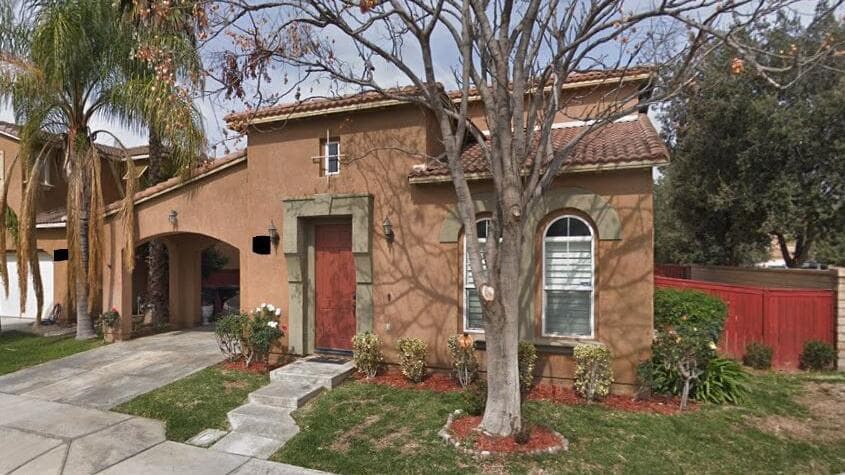 El capo tiene familiares que radican en California, lejos de la violencia que ha generado su cartel. En la imagen una vivienda en California donde vivía su hermano Marín.