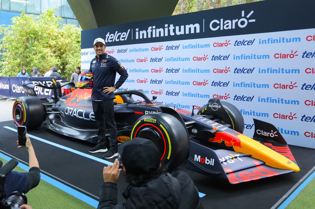 ¡Belleza espectacular! El casco de 'Checo' Pérez para el GP de México