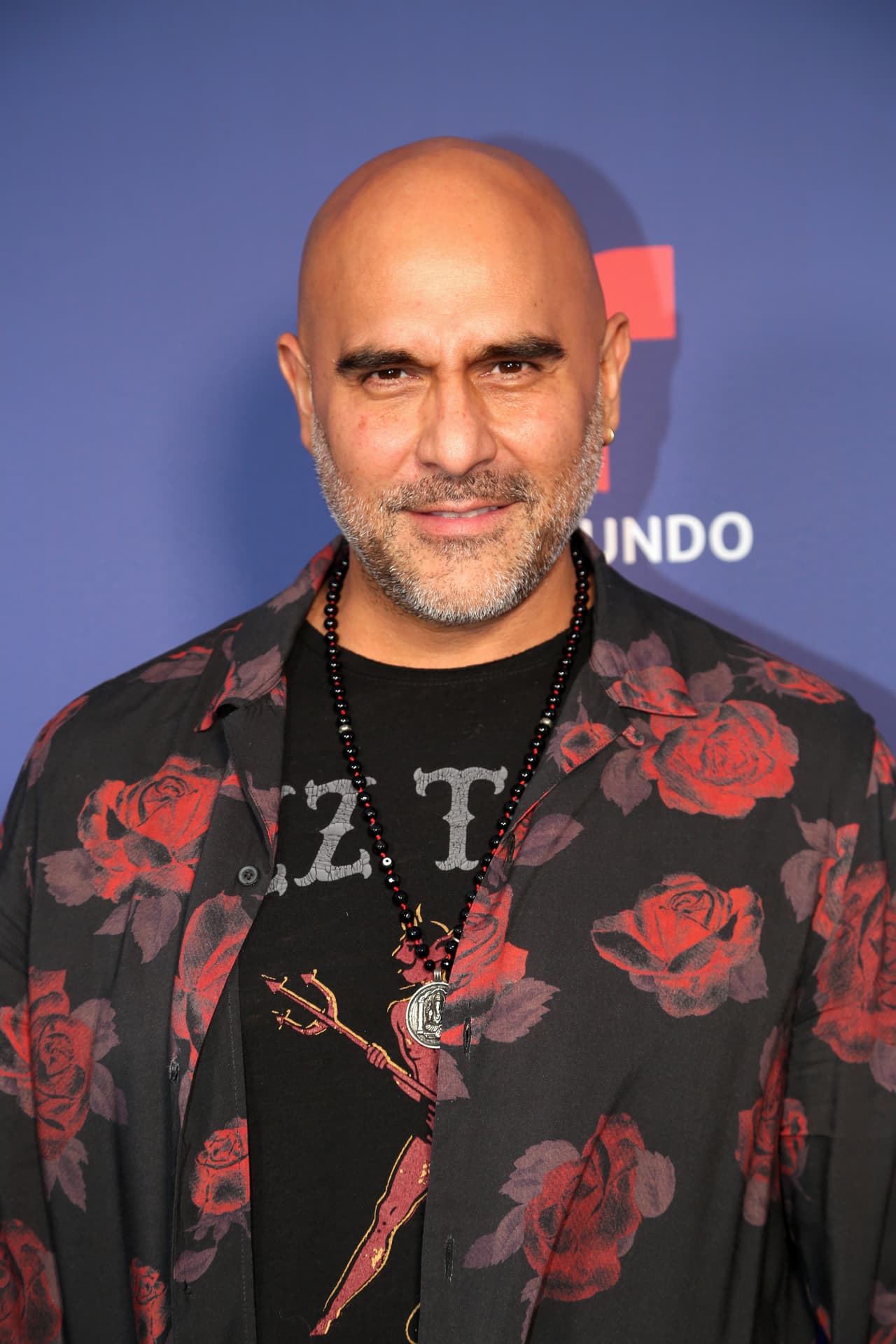 “Con el antecedente, esto es una provocación y lo mandé al demonio, literalmente a la mierda. Se fue a la mesa de al lado y nos hicimos de palabras y en una de esas me paré, y lo fui a encarar. Me dijo que tuviera cuidado porque él tenía guaruras allá afuera y eso me dio mucho coraje”, relató el actor en entrevista con Joaquín López Dóriga.