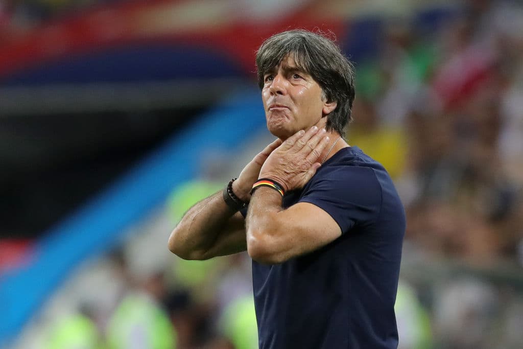 La expresión facial y las reacciones corporales de Joachim Low técnico alemán eran más que elocuentes con lo que estaba pasando. El juego llegó al minuto 90 y la tensión y los nervios al alza.