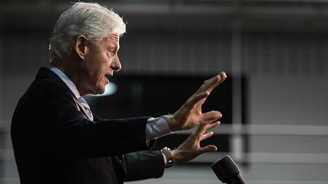 Bill Clinton reprende duramente a activistas del movimiento #BlackLivesMatter