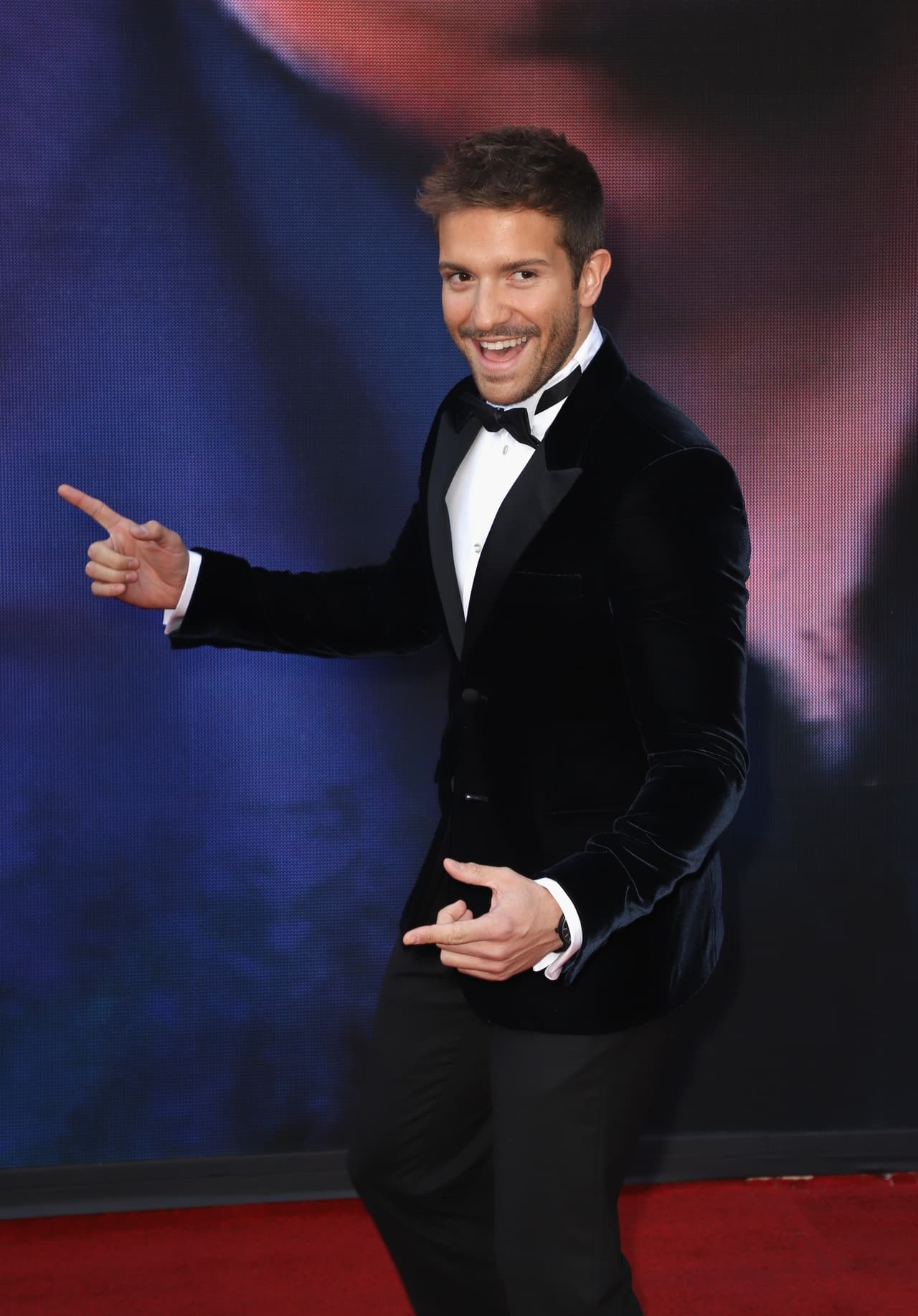 El español Pablo Alborán fue uno de los caballeros que más brilló por su atuendo. ¡No podía faltar en esta lista!