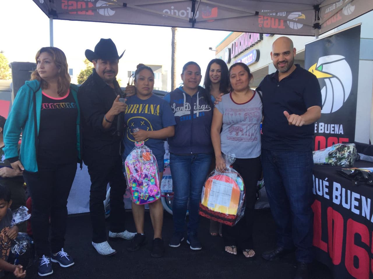 Raúl 'El Pelón', Carla Medrano y El Feo se enamoraron del cariño por parte de sus seguidores en San Diego.