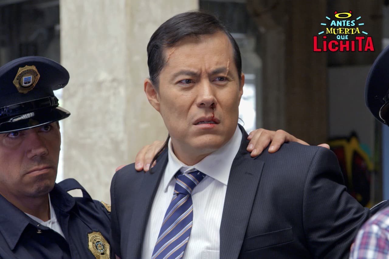 Roberto y Carmona le tienden una trampa a Vladimir para que la policía lo arreste y pague por lo que le hizo a Sofía Ramírez.