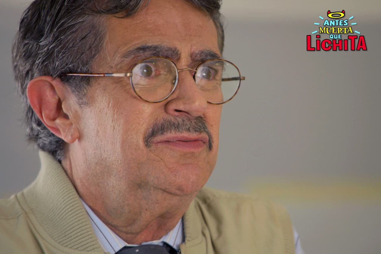 Nacho descubre que ha sido estafado por la caja de ahorro en la que invirtió todo su dinero.