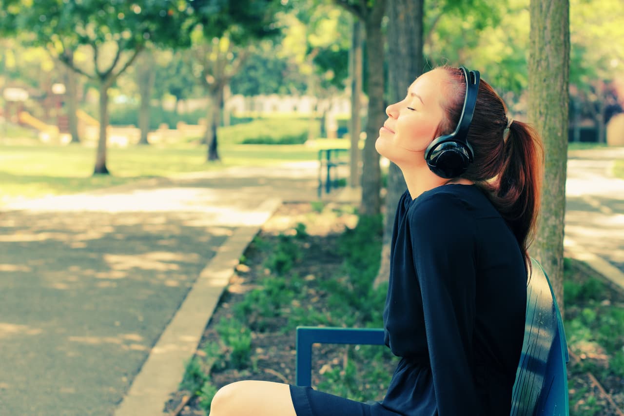 Piscis: Aunque la compasión es una característica tuya, muchas veces caes en ella misma hacía ti, eres muy fatalista. Ayúdate de música relajada durante tu meditación para encontrar las respuestas necesarias y ver que el único responsable de tu felicidad eres tú mismo.