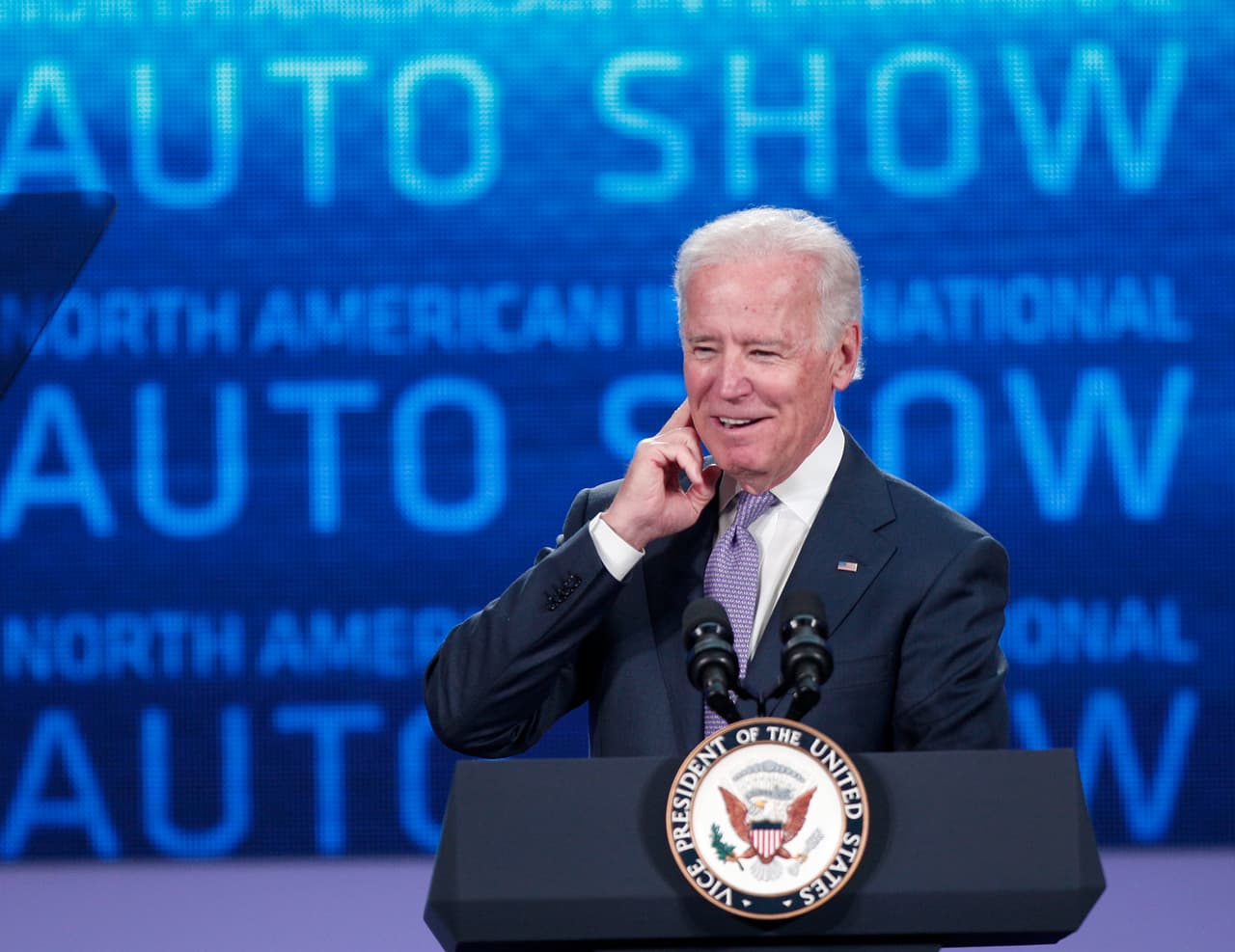 <h3 class="cms-H3-H3"><b>Joe Biden</b></h3>
<br>
<br>El ex vicepresidente de Estados Unidos y ahora candidato presidencial por el Partido Demócrata siempre ha sido amante de los carros, sobre todo de los convertibles, y aunque su colección no es ni la más costosa ni la más exclusiva, cuenta con un modelo en específico que hace suspirar a cualquiera.