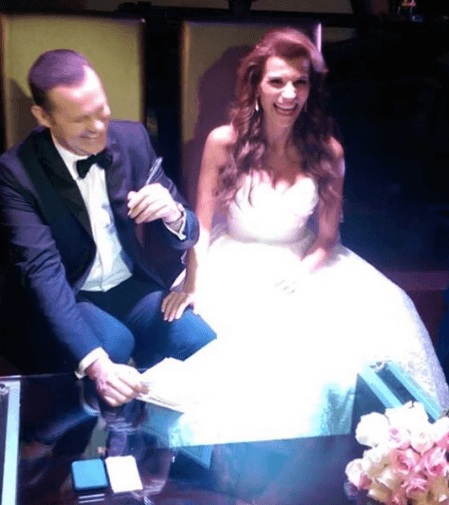 "Mientras no acaben las risas y las ganas de ver hacia un mismo punto seguiremos juntos. Vamos por más risas en familia, bailes, amigos, unión, tolerancia, paciencia y besos eternos".