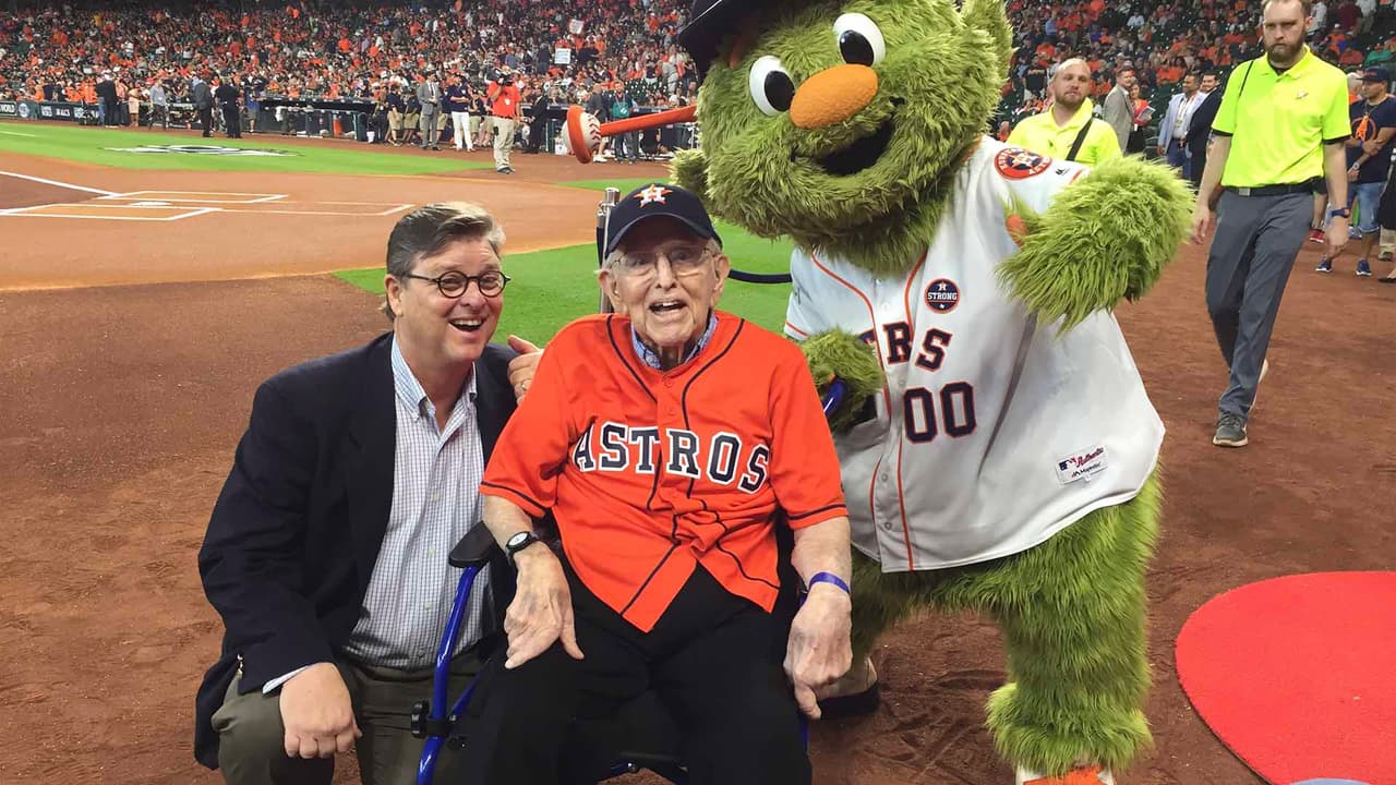 Walter Peine estuvo en el segundo juego de la serie de campeonato de la Liga Americana en el 2017.