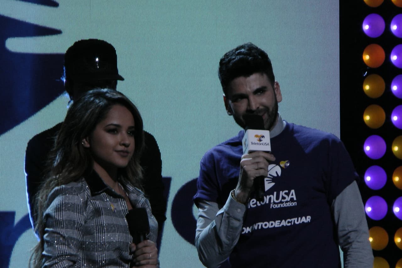 Becky G quiere que los niños tengan un mejor futuro.