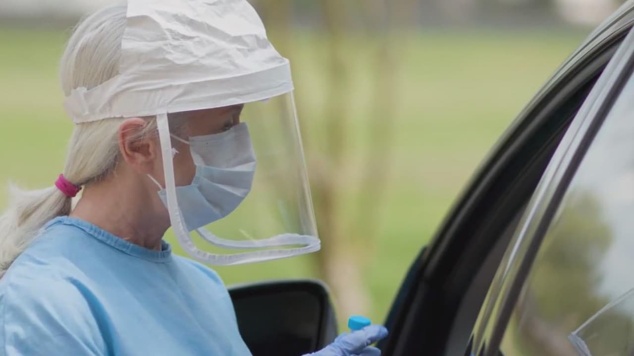 Experto asegura que las vacunas no funcionan contra nuevas variantes de covid-19