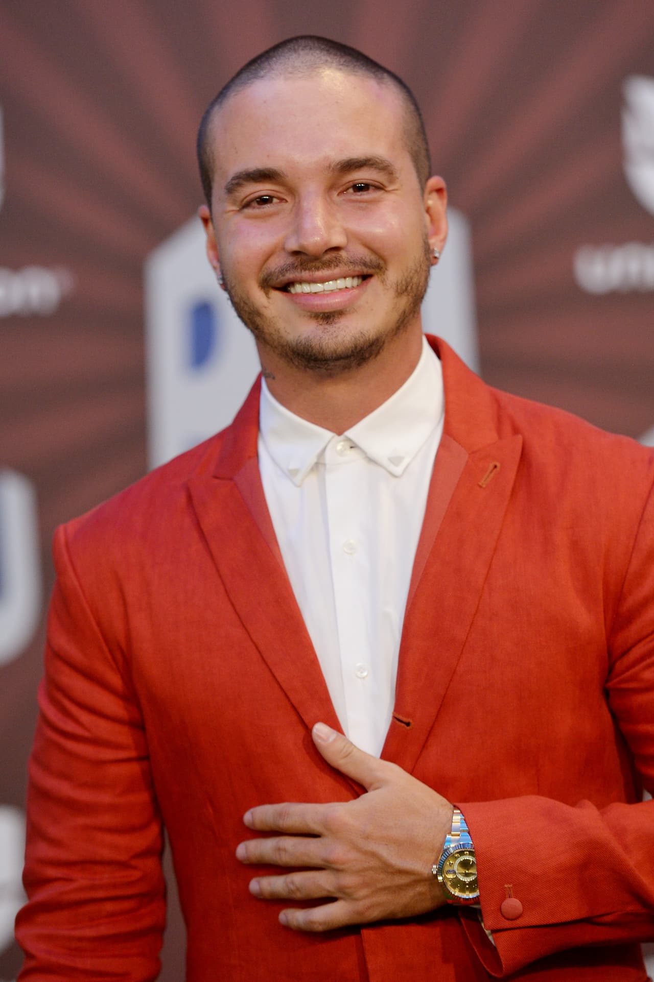 Su fama fue en ascenso en poco tiempo y en el 2014 vimos a un J Balvin más confiado y feliz con el reconocimiento del público. Ese año obtuvo dos nominaciones por su sencillo '6 AM' y el álbum 'La familia'.