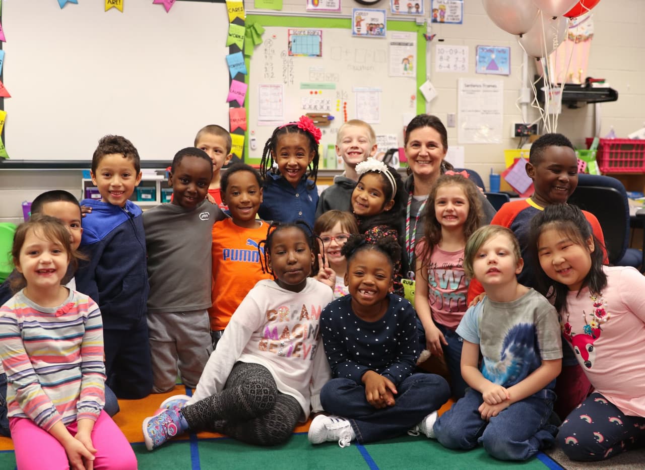 <b>Escuelas públicas del condado de Cobb</b>. Fecha de inicio: 1 de agosto. Más información 
<a href="http://www.cobb.k12.ga.us/" target="_blank">aquí</a>.