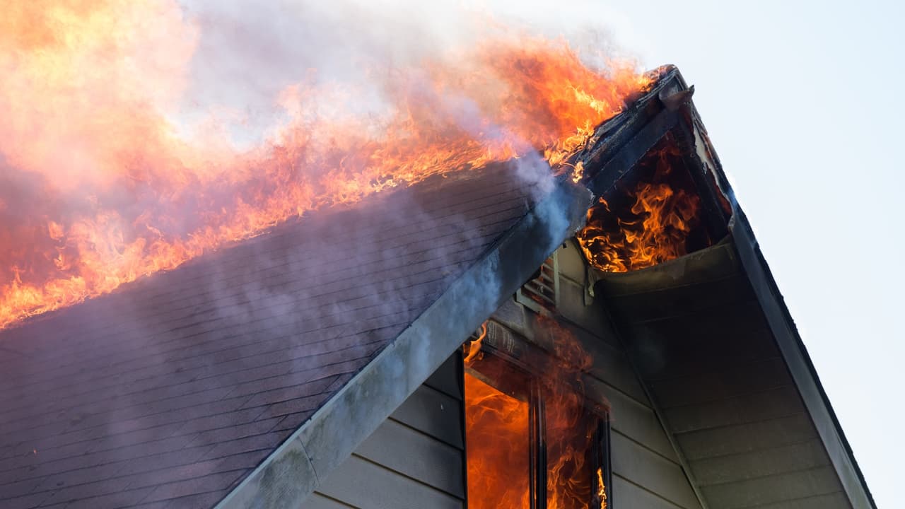 Identifican a niña de 8 años y abuela de 70 que murieron en incendio en Orange, Nueva Jersey