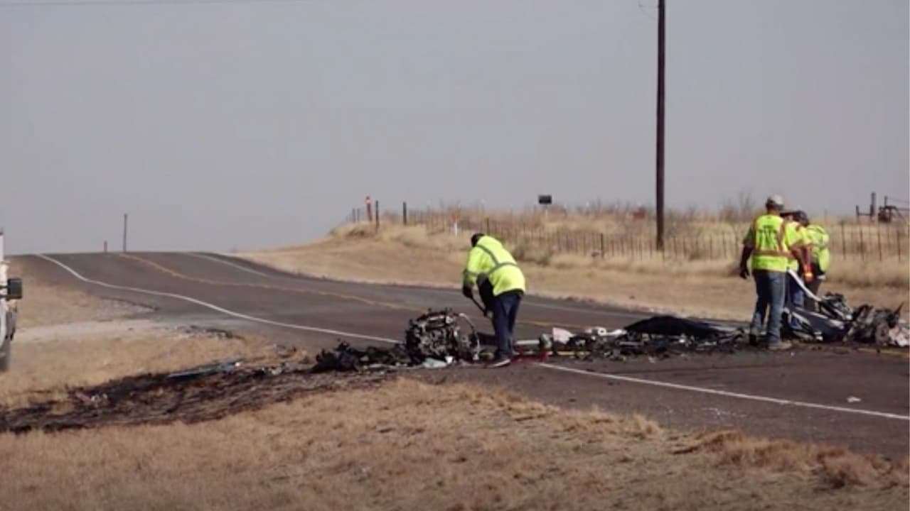 En el accidente 
<b>murieron 9 personas</b>, entre ellos el adolescente y también integrantes y el entrenador del equipo de golf. El choque fue frontal, hubo un incendio y 
<b>quedó todo prácticamente en cenizas.</b>