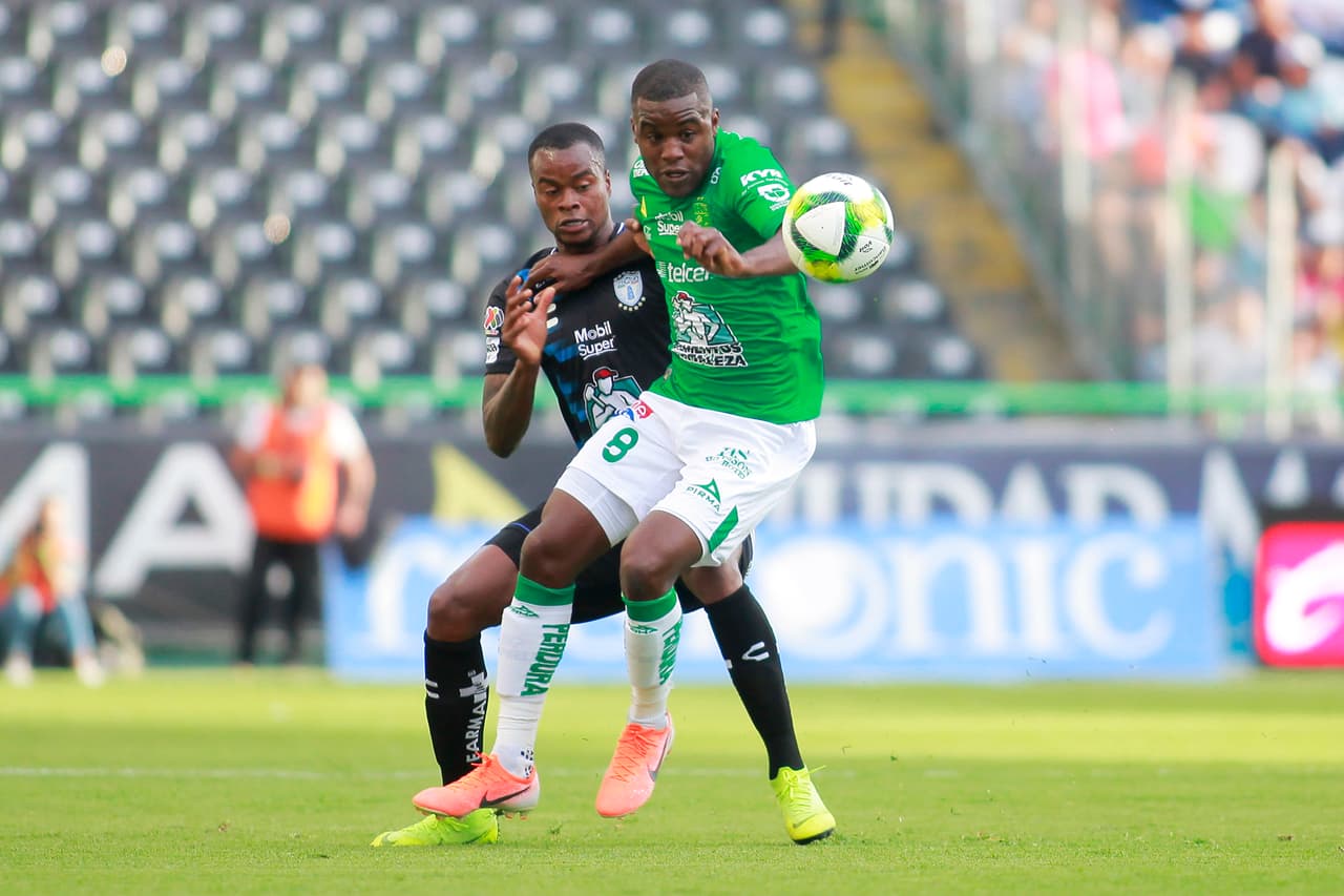 La pelota se disputó con intensidad en la primera mitad y ambos equipos daban muestra de ir en busca del resultado.