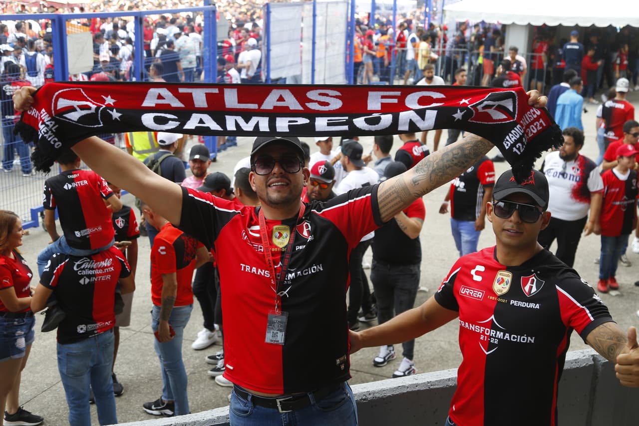 Fans o Aficion during the game Atlas vs Guadalajara, corresponding to the second leg match of Quarterfinals, Torneo Clausura Grita Mexico C22 of the Liga BBVA MX, at Akron Stadium, on May 15, 2022. Fans o Aficion durante el partido Atlas vs Guadalajara, correspondiente al partido de vuelta de Cuartos de Final del Torneo Clausura Grita Mexico C22 de la Liga BBVA MX, en el Estadio Akron, el 15 de Mayo de 2022.