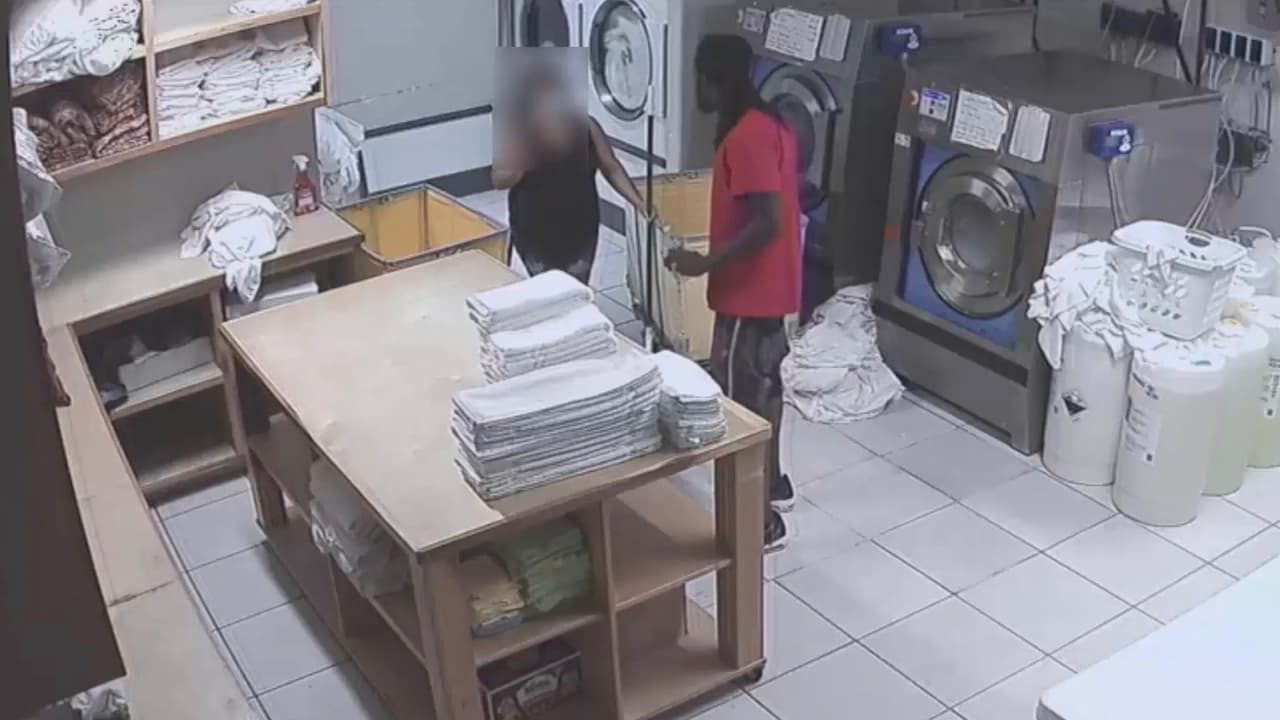 Un hombre roba vehículo de una trabajadora de hotel por pedirle que no fumara en la lavandería