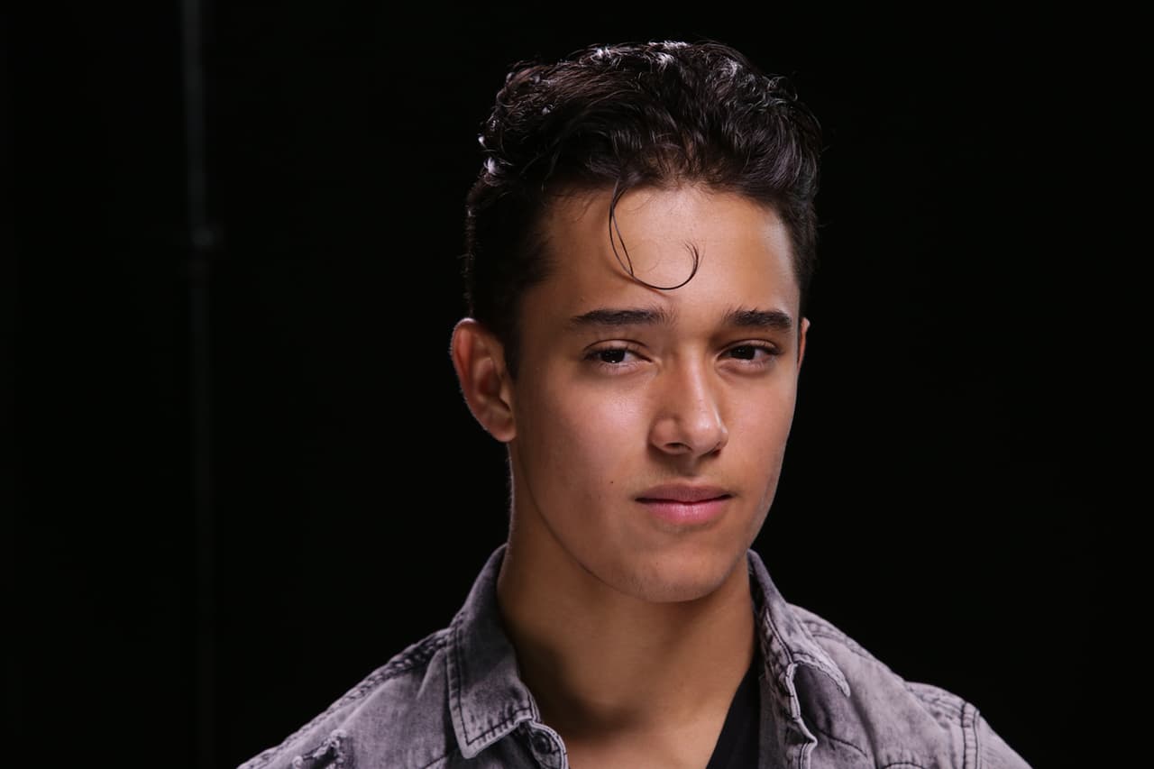 Próspero Pérez, Joel Pimentel, José Antonio Monroig, Jaime Cruz y Micke Moreno interpretaron Stuck on a feeling.