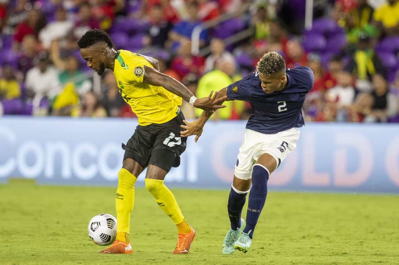 Con solitario gol de Bryan Ruiz, Costa Rica vence 1-0 a Jamaica y consigue paso perfecto a los cuartos de final.