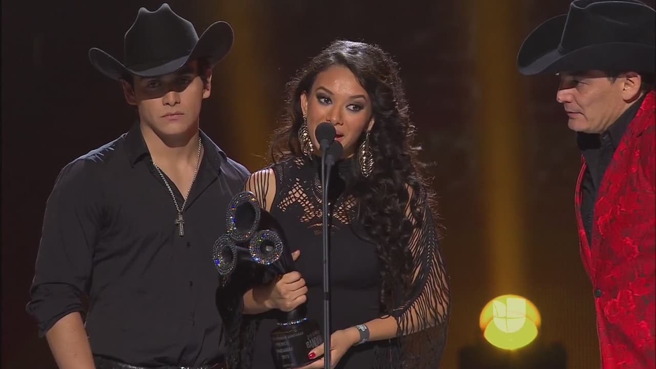 "Aún con el alma adolorida, lo único que puedo decirles es gracias. Gracias por tanto amor a mi padre y él los amará desde el cielo", expresó nostálgica Zarelea, también hija de Joan.