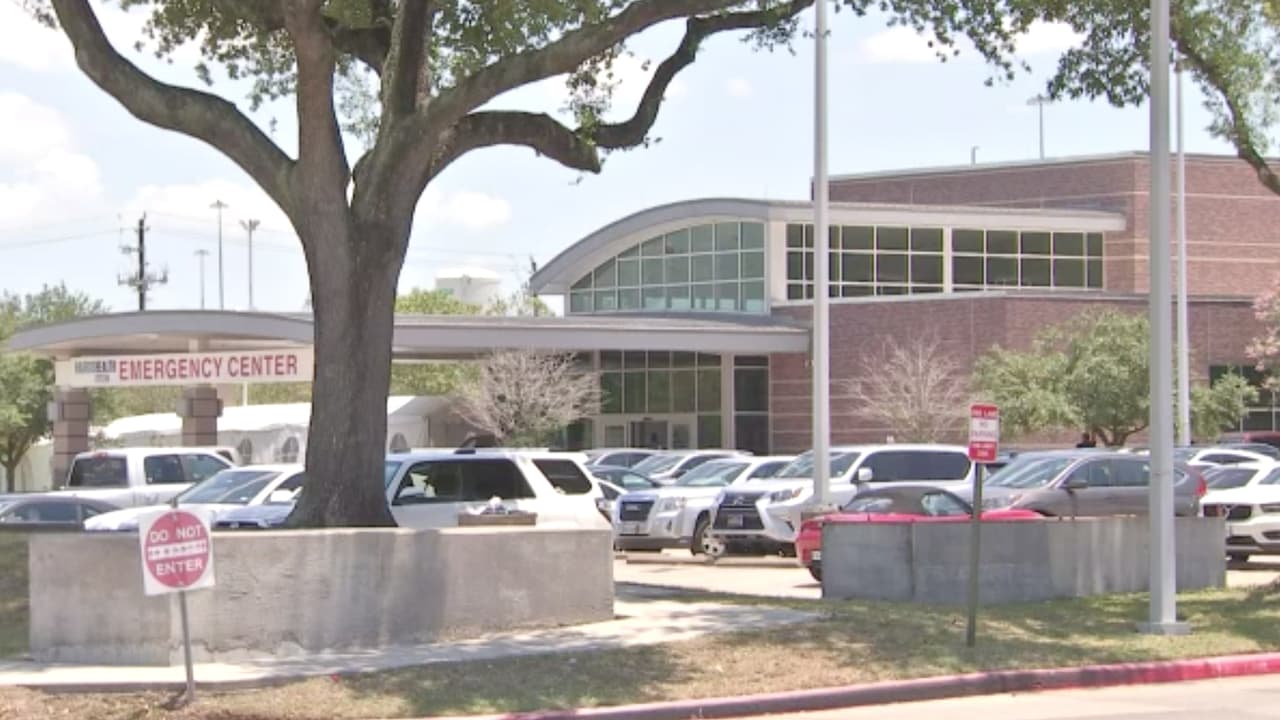 Alfredo la dejó en el hospital 'LBJ' el viernes por la tarde sin imaginar lo que pasaría.