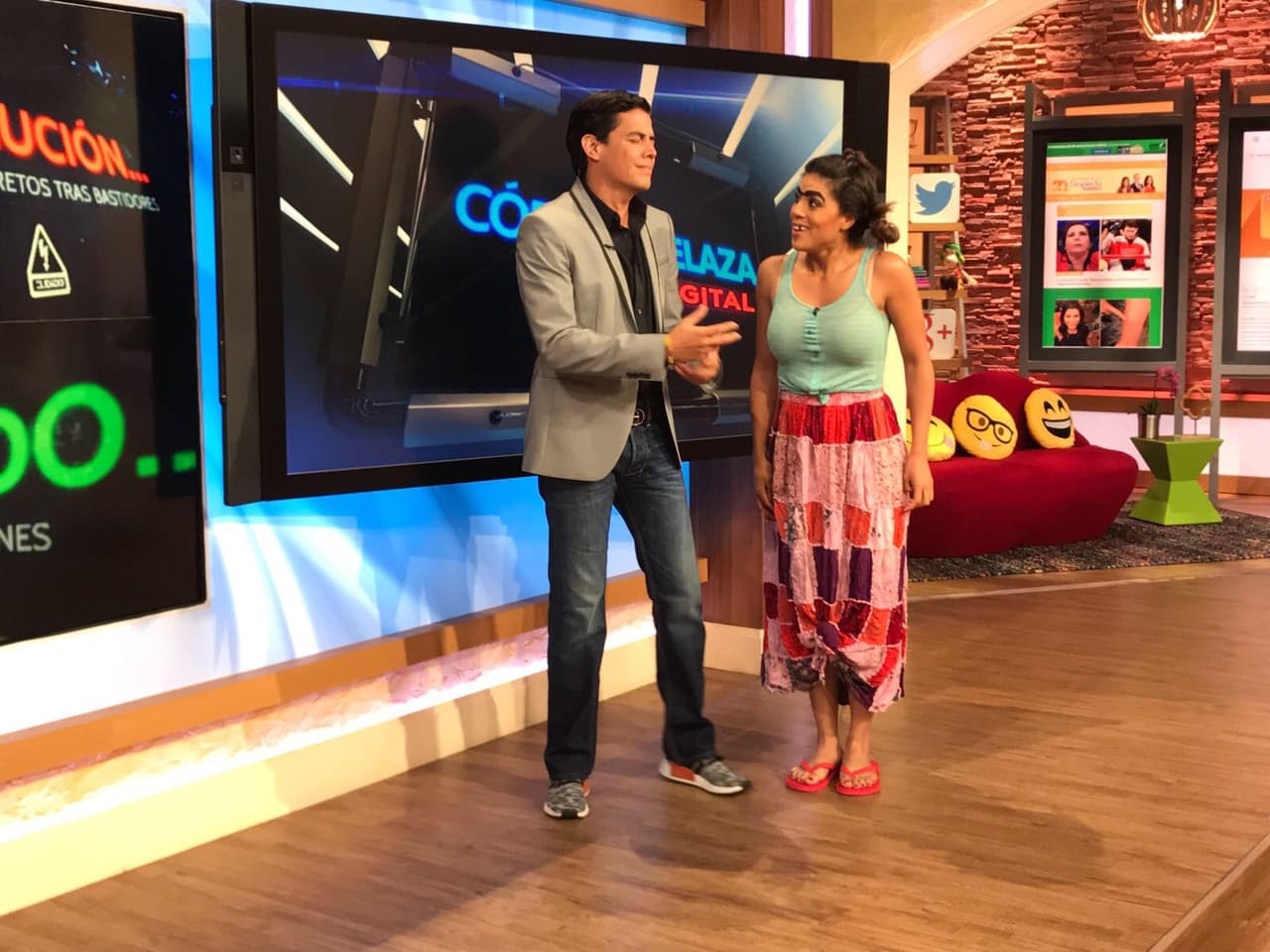 Orlando Segura llegó para reclamar su lugar, a él no se le hace gracioso que Mela quiera quedarse con su Código Segura.