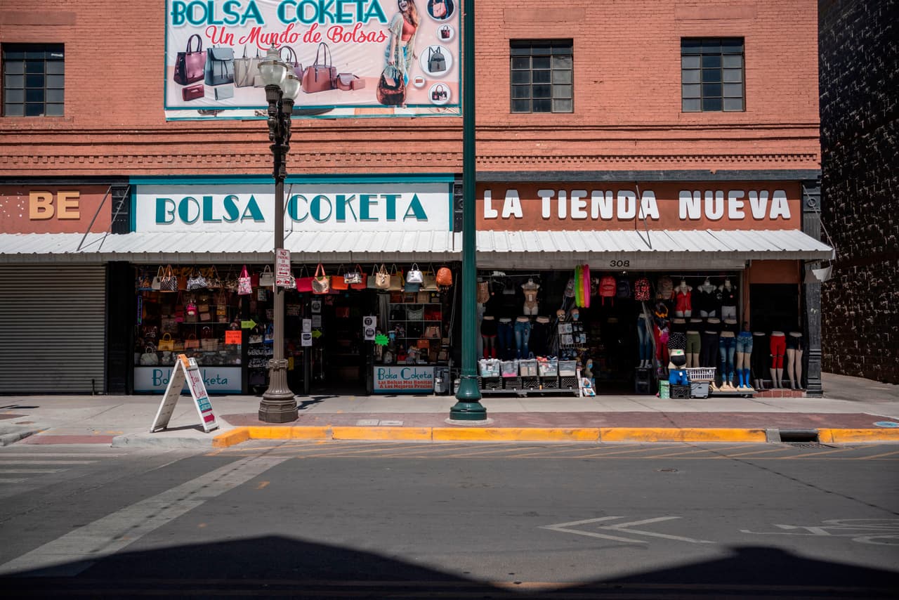 Para cada uno se establecieron medidas de seguridad para evitar la propagación del coronavirus como limitar el número de personas que puede haber en las instalaciones o el uso de cubrebocas.