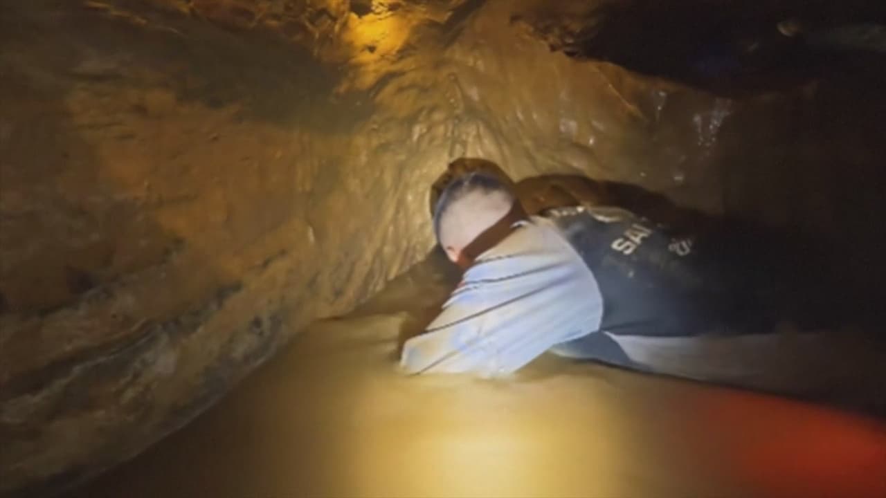 Odisea subterránea en Laos: Hallan vivos a cinco personas atrapadas en una cueva; faltan dos por localizar